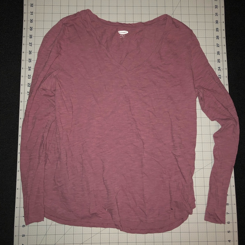 Old Navy Long Sleeve Shirt. Size XL. Maroon color.
